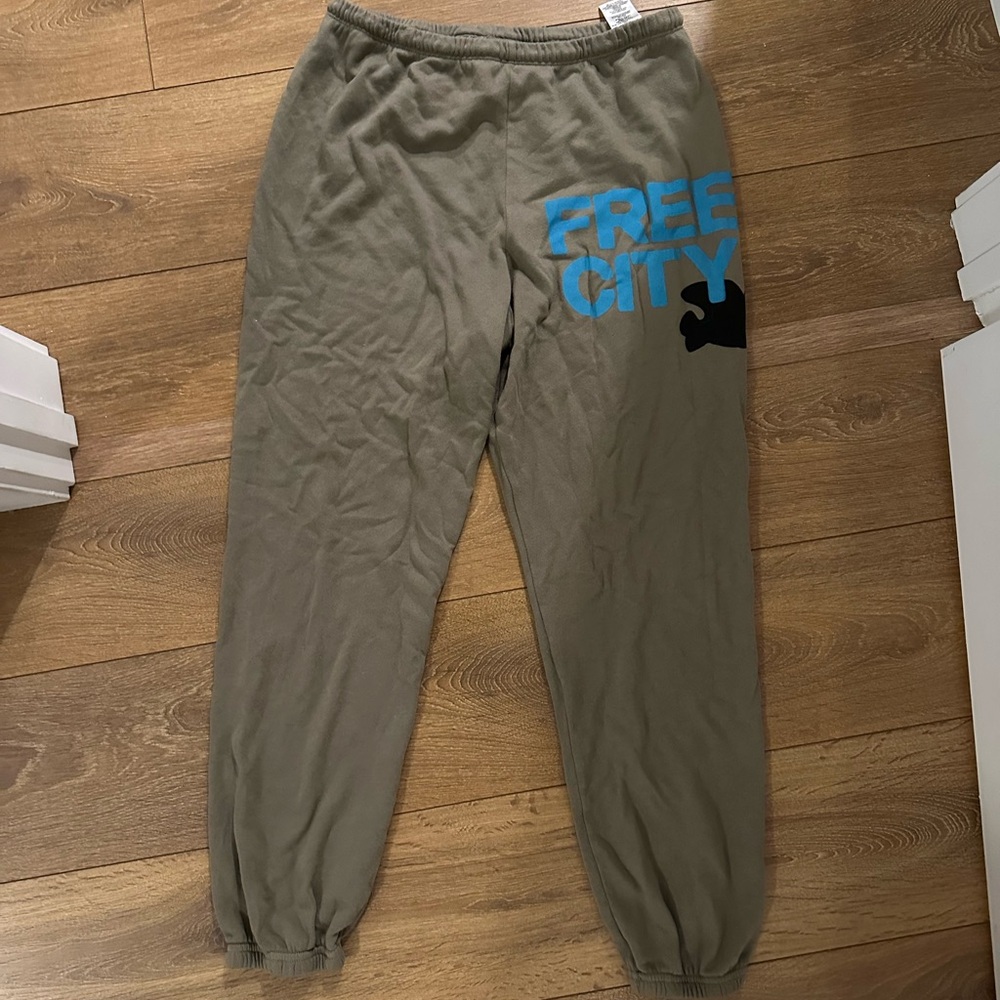 Brown free city sweats